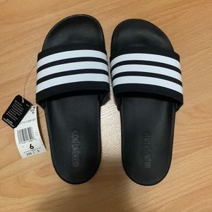 Adidas Women’s Adilette Comfort Size 6